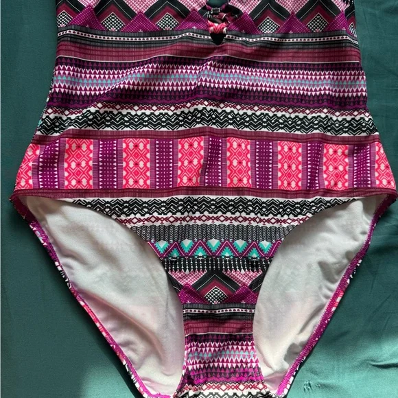 White and Pink Geometric Pattern 1 Piece Swimsuit Ladies size 14 - Picture 3 of 8